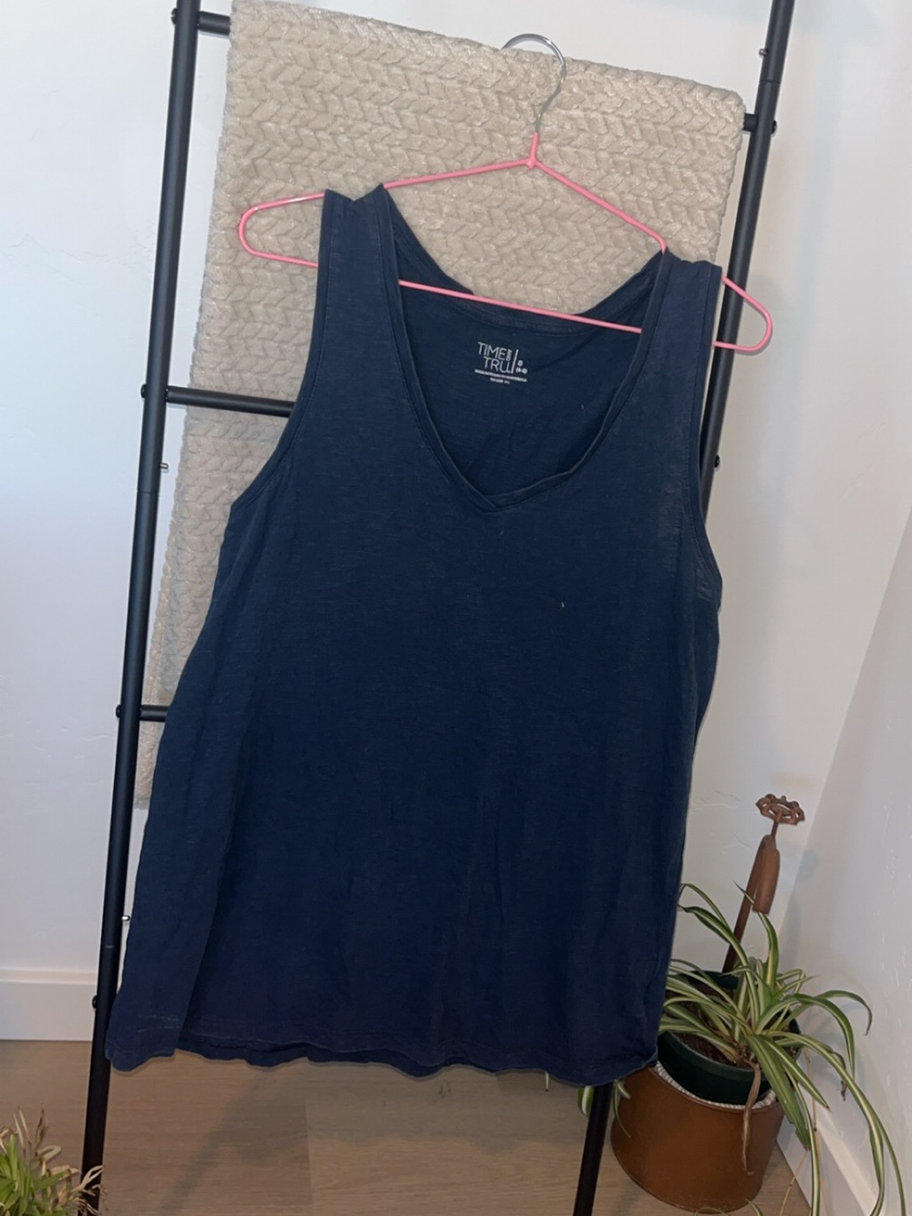 Time and Tru Women’s Dark Navy V-Neck Tank